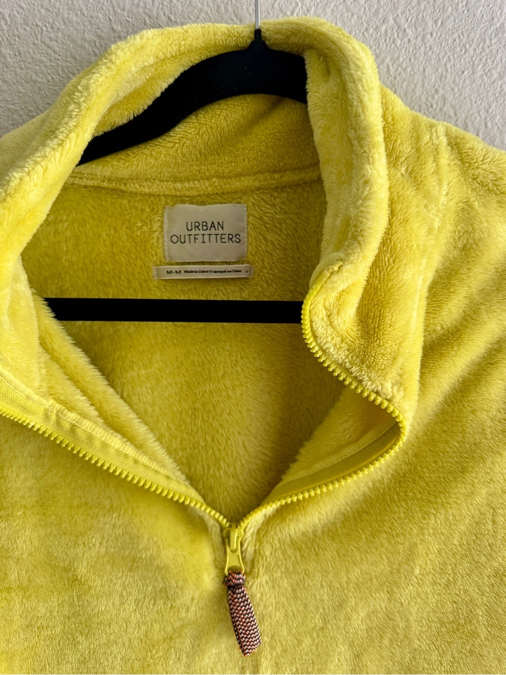 UO Bright Neon Yellow Fuzzy Fleece Half Zip Crop Sweatshirt Women’s Size M